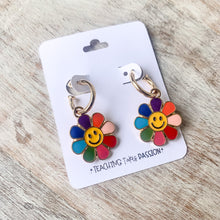Load image into Gallery viewer, Smiley Daisy Earrings
