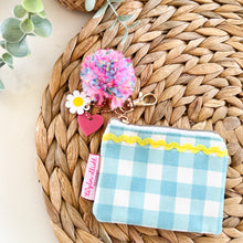 Load image into Gallery viewer, Daisy Card Holder Pouch
